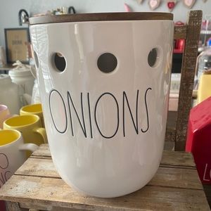 Rae Dunn Onions Cellar